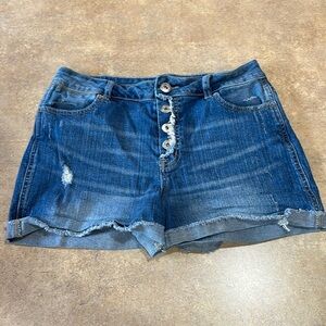 Women’s Maurices high-rise jean shorts size 7/8
